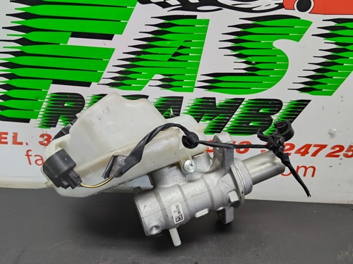 Brake fluid pump reservoir - brake,