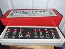 M J MODE GORDON HIGHLANDERS KNEELING FIRING & at ARMS Metal Soldiers