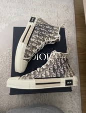 Size UK9 - Dior B23 League