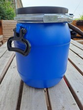 Plastic barrel with - , 10