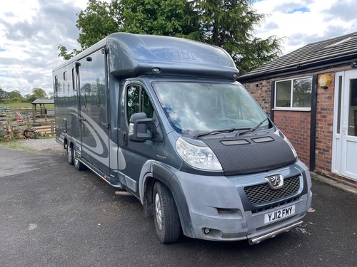 Equi trek valiant horsebox - valiant,