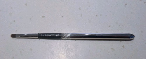 Mac 218 lip brush - –, new