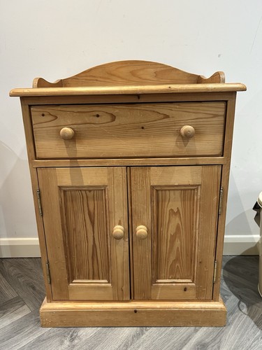 Small pine cupboard - small,