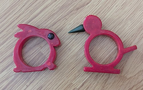 Bakelite rabbit bird - &,