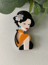 Stunning 3D Retro Style Acrylic Brooch