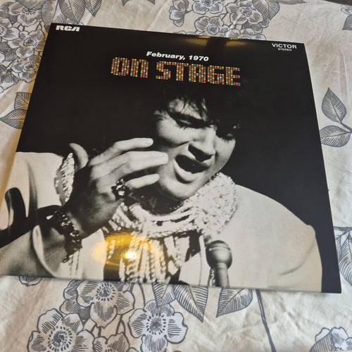 Stage transparent red - [transparent,