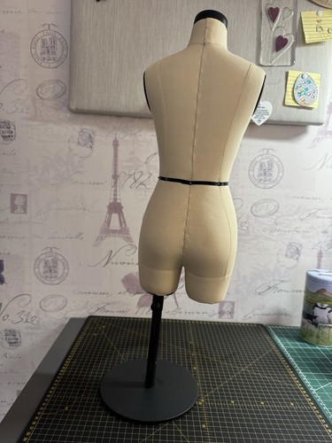 Half scale female trouser - scale,