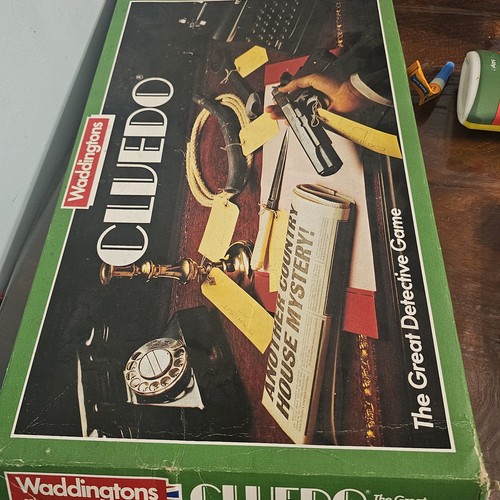 Vintage cluedo boatd game - vintage, 1975