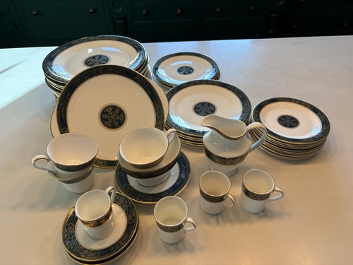 Royal doulton carlyle dinner - royal,