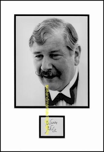 Peter ustinov autograph signed - ustinov,