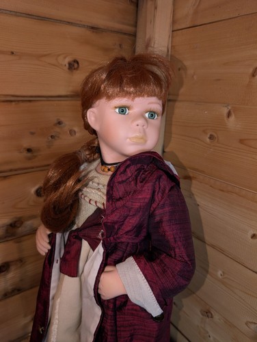 Large haunted doll - large,