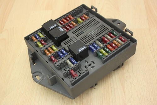Rear fusebox - rear, (boot/trunk)
