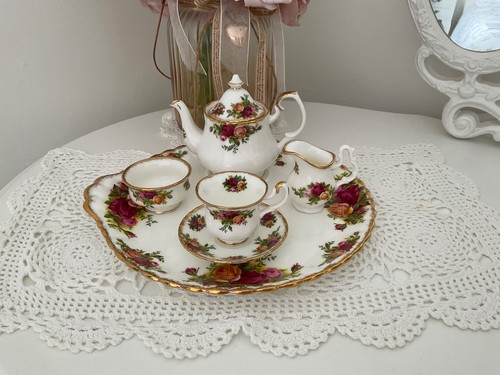 Vintage royal albert - vintage, old