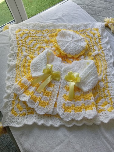 Hand crochet baby car - hand, 0-3m