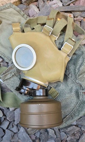 Gas mask - ,
