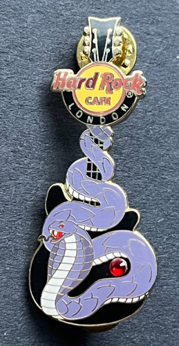 Hard rock cafe pin - pin, badge
