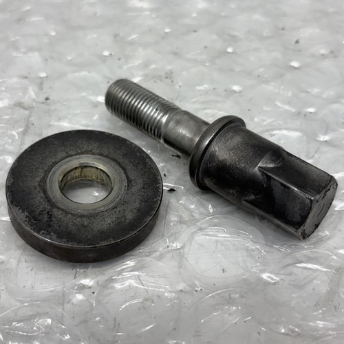 Crankshaft pulley centre bolt - pulley,