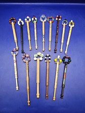 15 wooden decorated lace