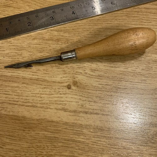 Vintage wooden handled crochet - wooden,