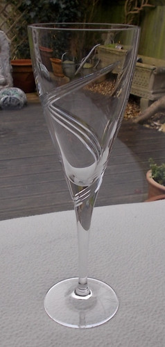 Stuart crystal symphony - 9, 1/4"