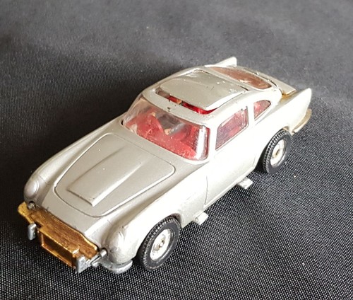 Corgi 007 james bond aston - corgi,