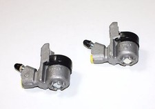 PAIR OF REAR BRAKE CYLINDERS