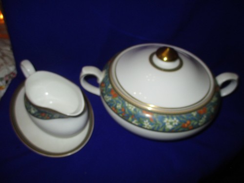 Royal doulton tudor grove - doulton,