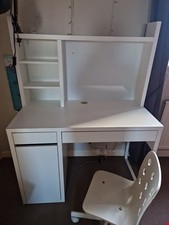 White Wooden Computer Desk