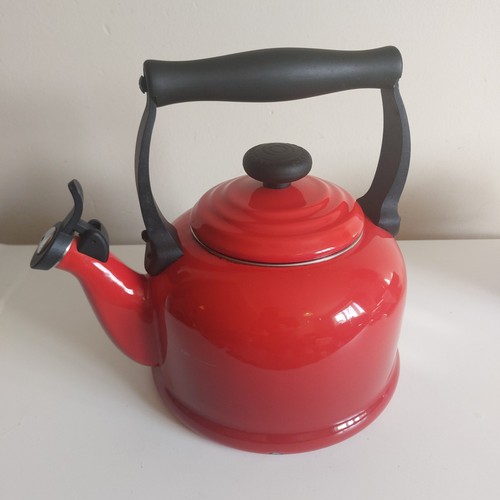 Creuset stove top kettle - le,