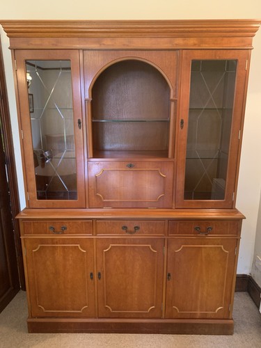 Quality dresser and corner - dresser,