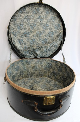 Vintage black leather carry - leather,