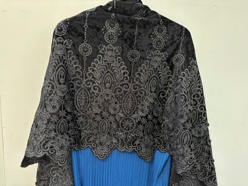 Black velvet wrap with beads - black,