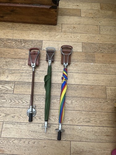 Three shooting sticks with - sticks,