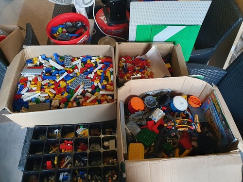 Massive 14kg assorted lego - assorted,