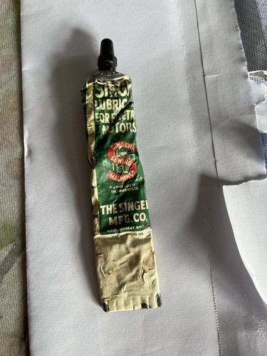 Old singer tin