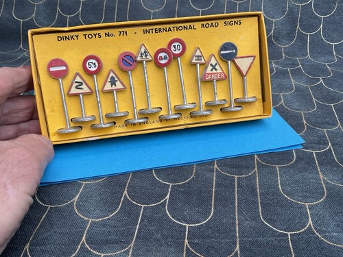Dinky toys - dinky,