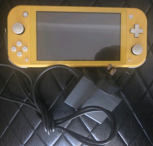 Nintendo yellow switch lite - yellow,