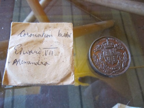Royal medal coronation - medal,