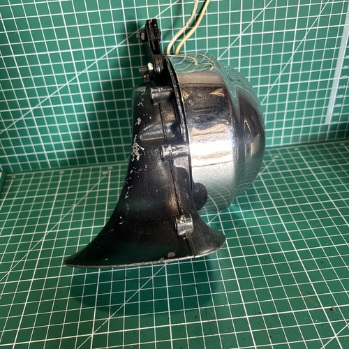 Vintage car horn volt - 12,