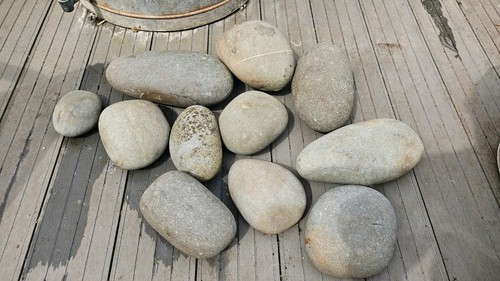 Large smooth stones 11 - large,