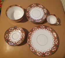 ROYAL ALBERT IMARI DESIGN SET 6 SAUCERS 9 SIDE PLATES 2 DINNER PLATE 1 DEEP BOWL