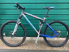 GIANT XTC full suspension Mountain Bike - Mint Condition 