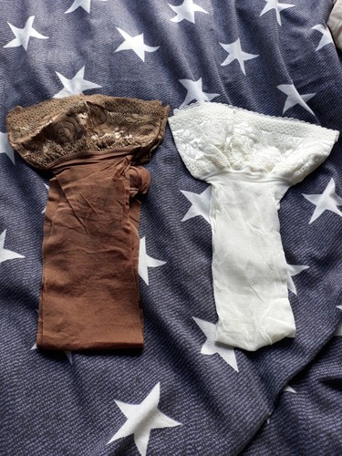 Pairs hold stockings - 3,