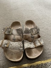 BOnova Women's 2-Strap Sandals Size 6 Snake Print