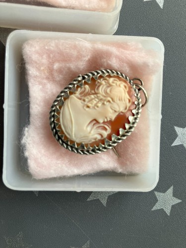 Cameo brooch antique - cameo,