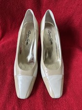 Gordon Scott of London Court Shoes Size 4 Beige and Ivory Excellent Condition