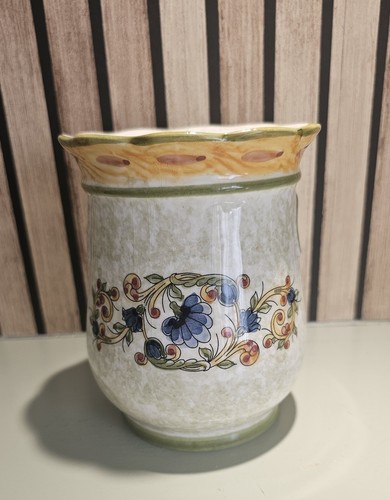 Past times decorative - past, vase
