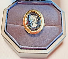 470 - Sarah Coventry ladies ring gold plated with onyx and gem size 50