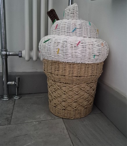 Ice cream laundry - , storage