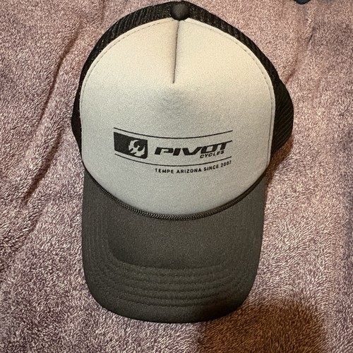Pivot cycles men snap back - pivot,
